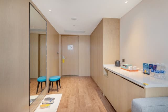 Suite, 1 King Bed