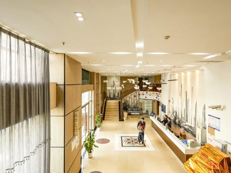 โรงแรมกรีนทรีอินน์ เซินเจิ้น สถานีรถไฟใต้ดินปู่จี๋ ฉางหลง (Green Tree Inn Shenzhen Buji Changlong Metro Station)1
