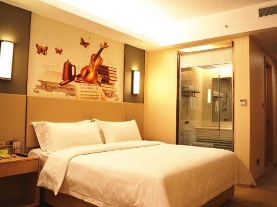 Standard Queen Room (No Window)