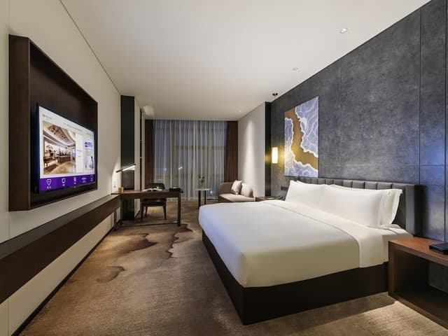 Standard Room, 1 King Bed