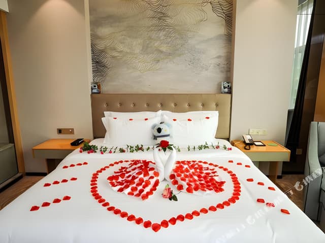 Selected Couples'Room
