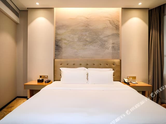 Selected Room (Queen bed) (No window)
