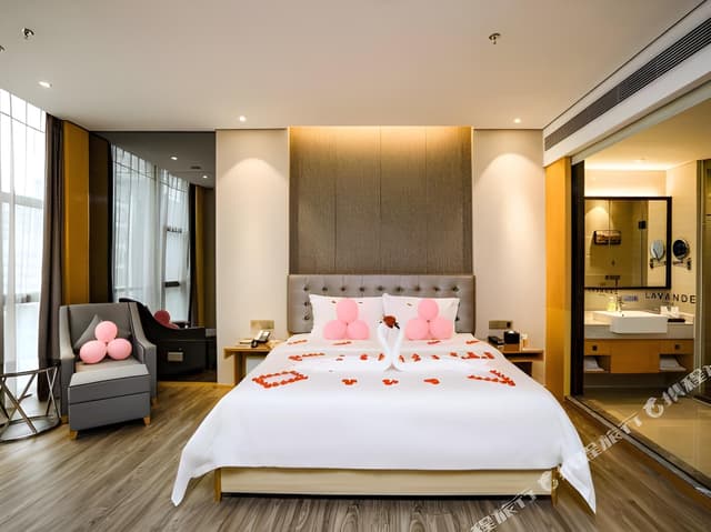 Selected Couples'Room