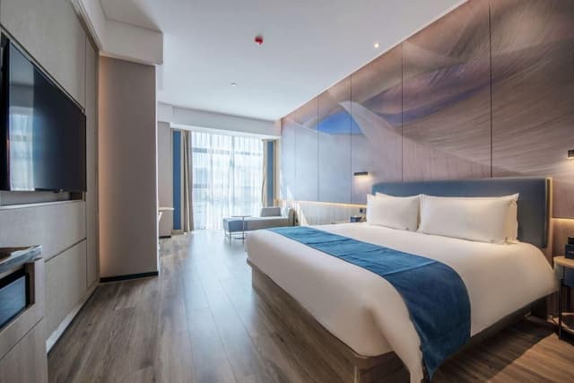 Queen Room with View