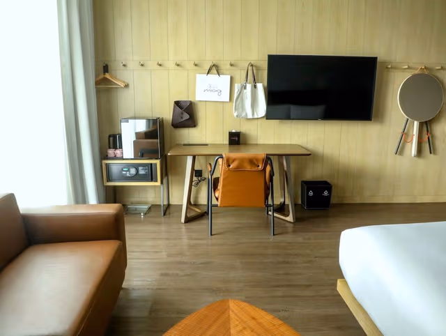 Room, 1 King Bed, City View