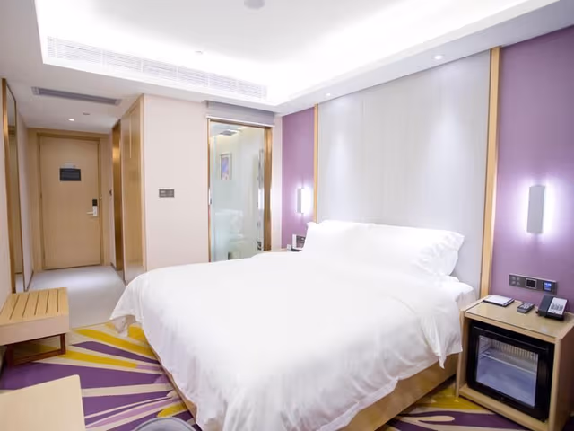 Business Queen Room