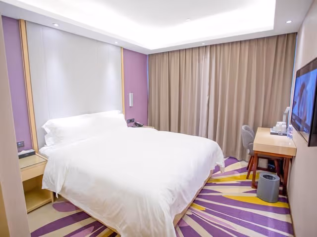 Business Queen Room