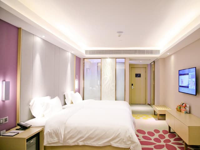 Business Queen Room
