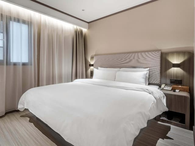 Huazhu - Superior BedRoom