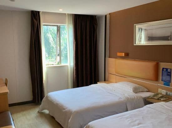 Featured Twin Room