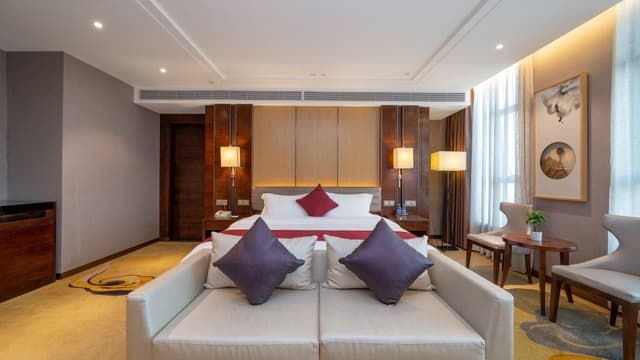 Huazhu - Deluxe Bed Room
