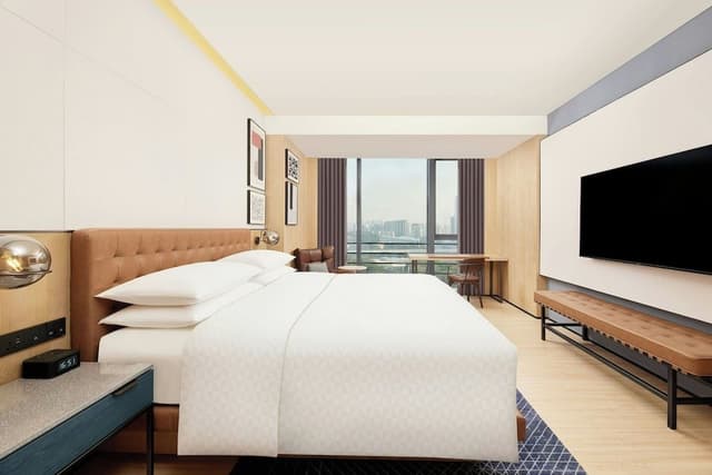 Suite, 1 Bedroom (View)