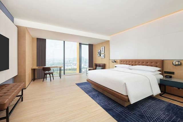Room, 1 King Bed, City View