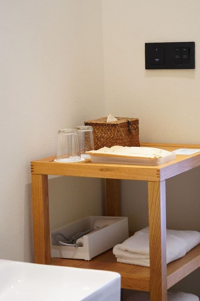 Lake View King Room