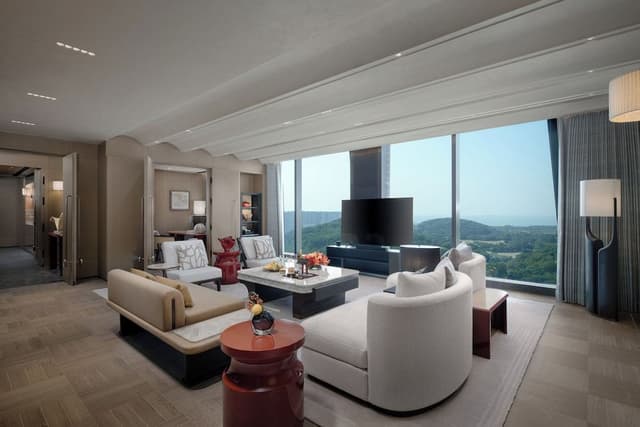 Suite, 1 King Bed