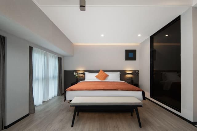 GTR - Guest Room with One 1.8M Bed