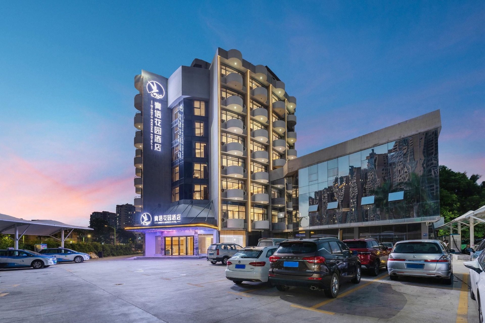 Qingyu Garden Hotel (Haiya Colorful City Tongle South Subway Station Branch)1