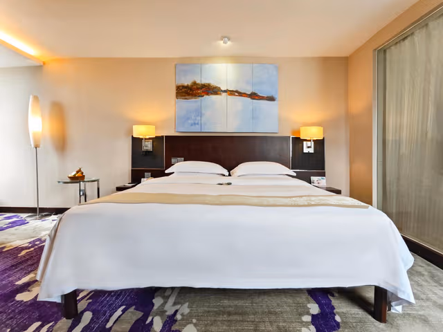 Deluxe King Bed