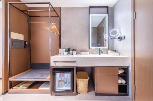 Atour Hotel Shenzhen Futian Huaqiangbei Pedestrian Street2