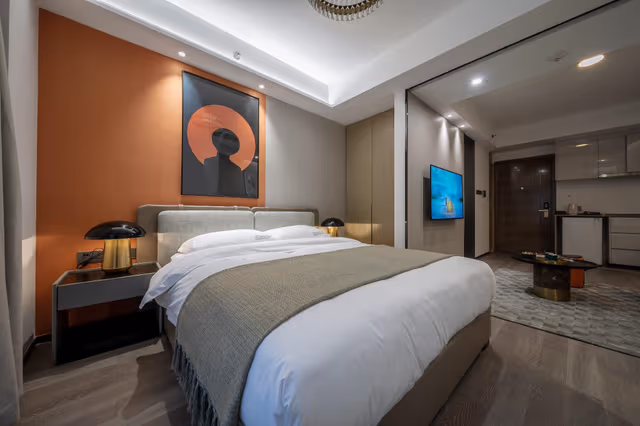 Deluxe Room Queen