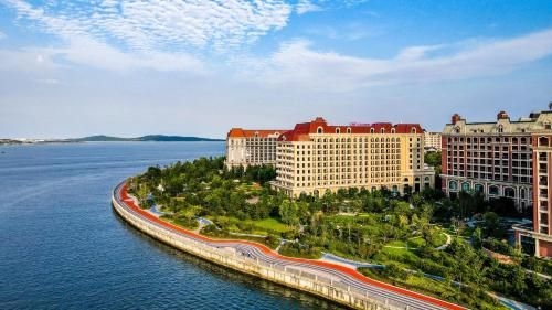 คราวน์ พลาซา ชิงเต่า โอเรียนตัล มูฟวี เมโทรโพลิส (Crowne Plaza Qingdao Oriental Movie Metropolis)0