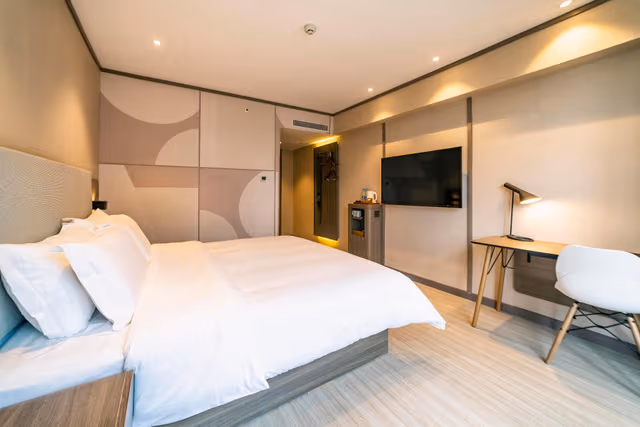Huazhu - Superior BedRoom