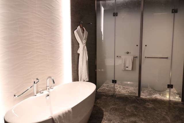 Club Room, 1 King Bed