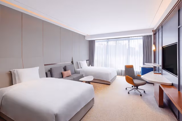 Standard Room, 2 Double Beds (High Floor)