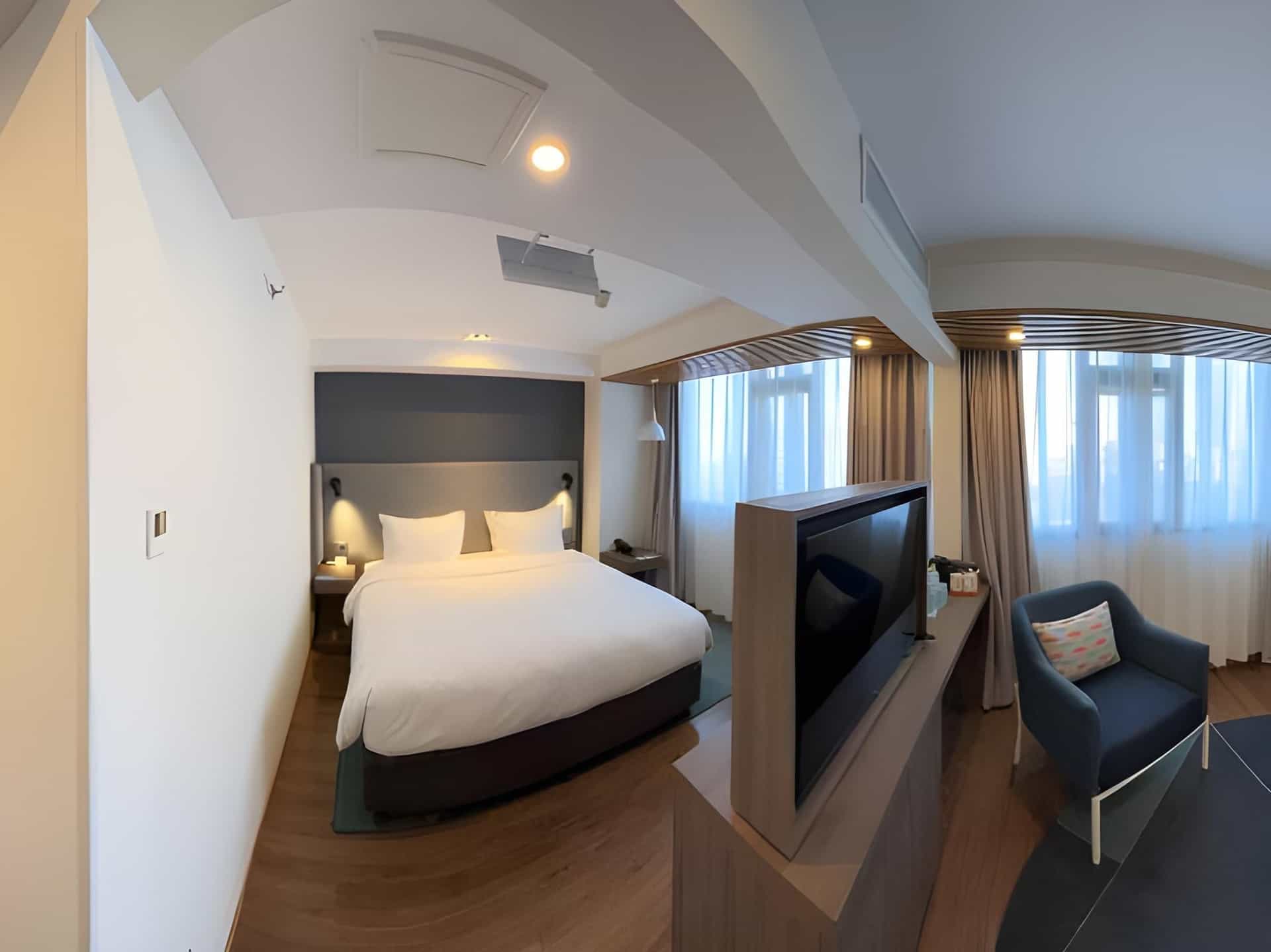 Holiday Inn Express Qingdao City Center Holiday Inn Express Qingdao City Center