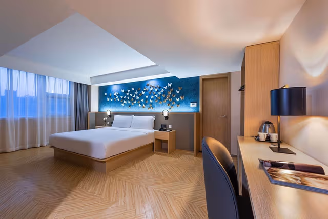 Huazhu - Zhuangzhou Mengdie Business Suite