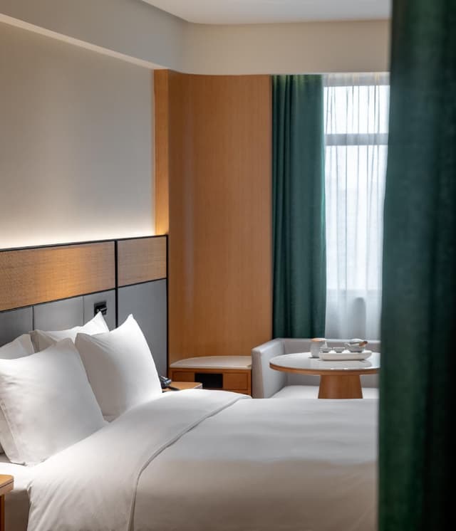 Huazhu - Room With Bed