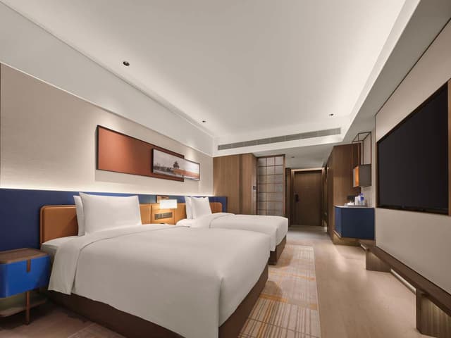 TWIN DELUXE ROOM
