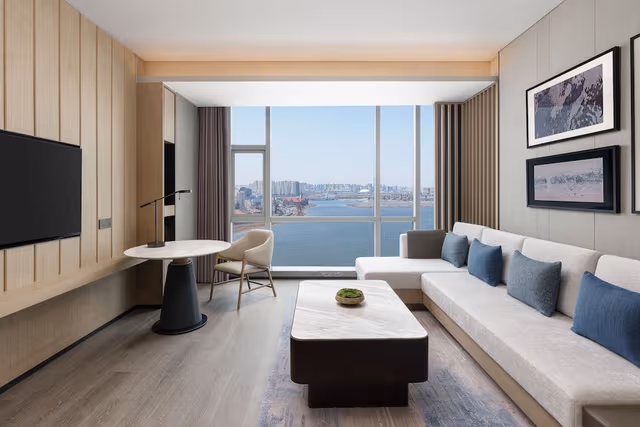 Premium Suite