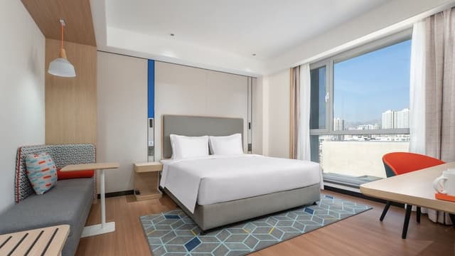 Standard Room, 1 King Bed