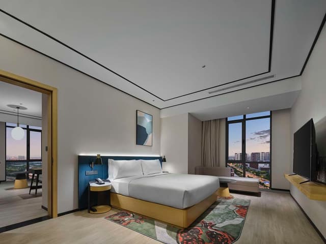 KING DELUXE SUITE