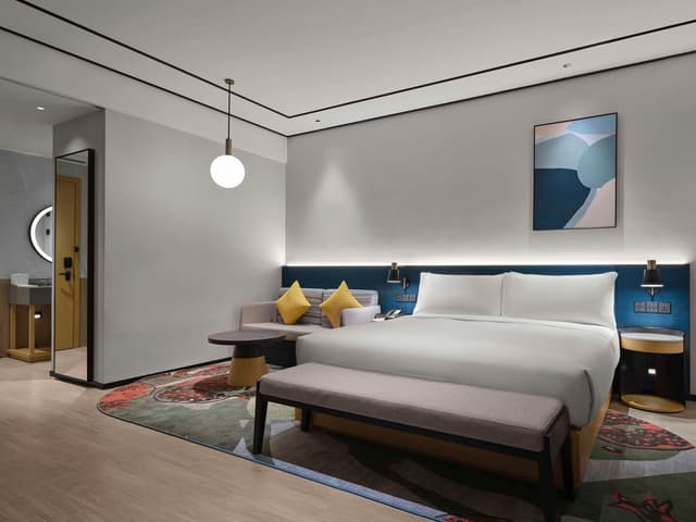 KING DELUXE ROOM