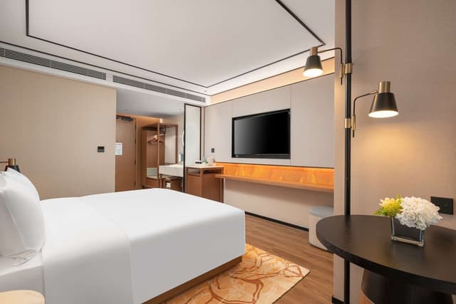 KING GUEST ROOM