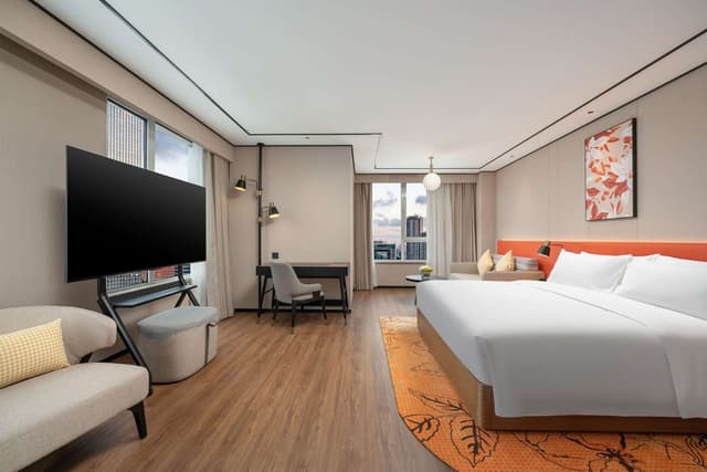 KING DELUXE WITH SOFA BED