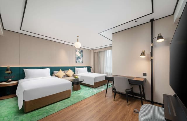 TWIN DELUXE ROOM