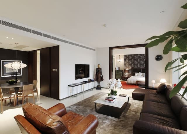 Deluxe Lagoon Suite