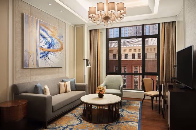 KING 1 BEDROOM RESIDENCE