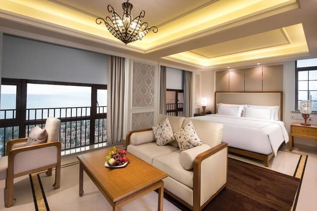Deluxe Room, 1 King Bed, Ocean View (And Pool View)