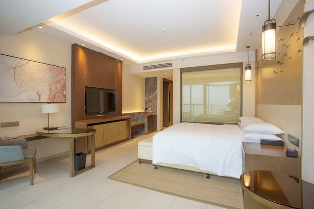 Room, 1 King Bed, Balcony, Garden View