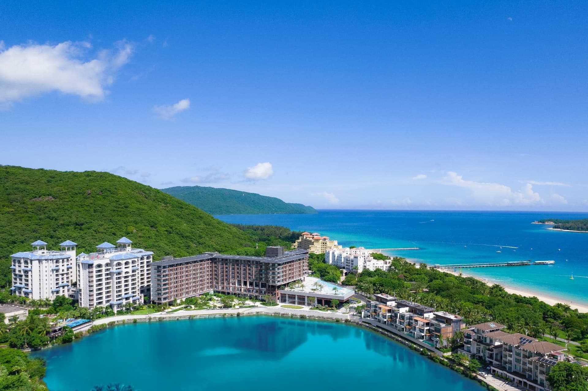 Hualuxe Sanya Yalong Bay Resort Hualuxe Sanya Yalong Bay Resort