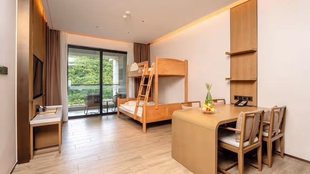 Room, 1 King Bed, Mountain View
