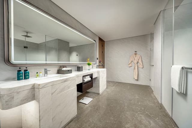Grand Ocean View Suite