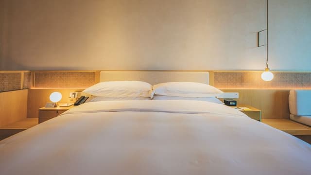 Deluxe Room, 1 Queen Bed, Garden View