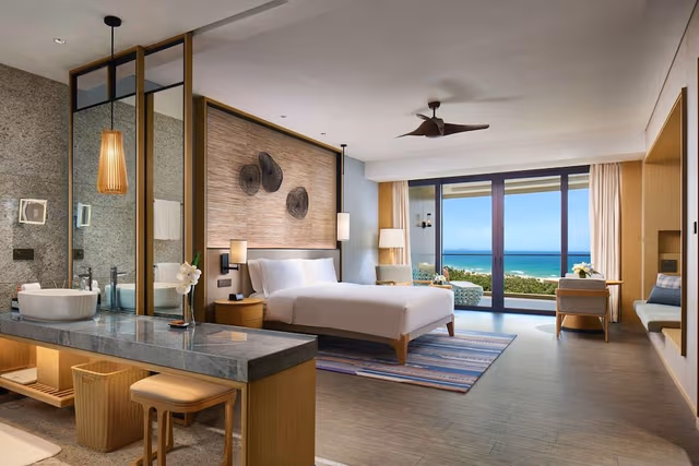 1 King Bed Standard Ocean View