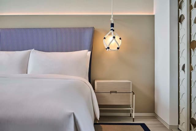 KING DELUXE ROOM OCEAN VIEW