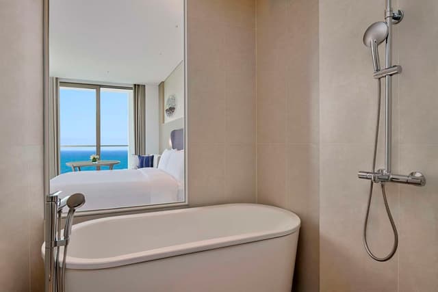 KING MERMOON ROOM